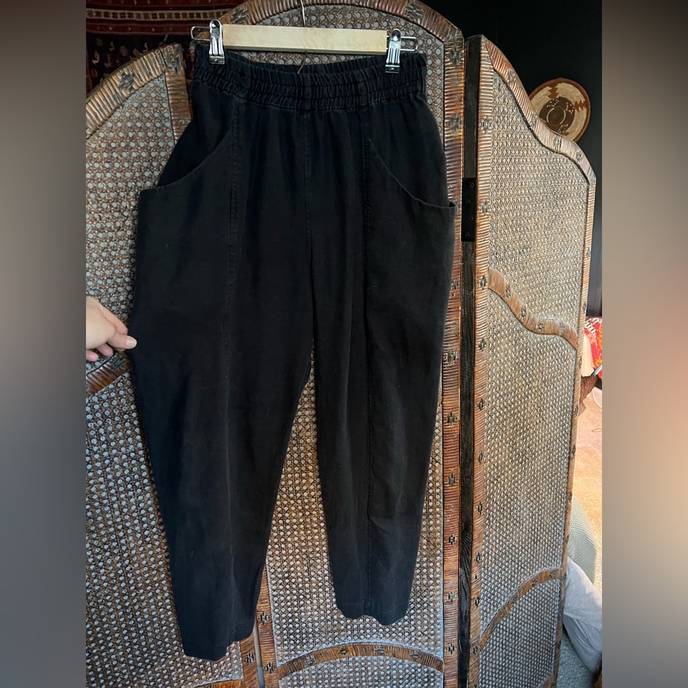 Elizabeth Suzann black linen Clyde pant